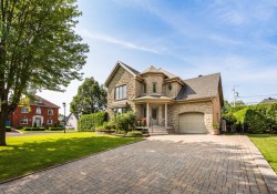 1 Rue Dozois Candiac, QC J5R 6K8