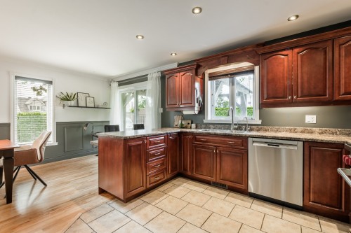 Cuisine - 1 Rue Dozois, Candiac, QC - Indoor Photo Showing Kitchen
