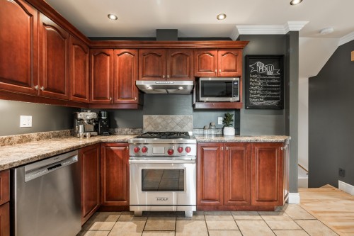 Cuisine - 1 Rue Dozois, Candiac, QC - Indoor Photo Showing Kitchen
