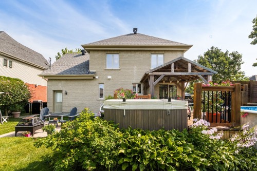 Cour - 1 Rue Dozois, Candiac, QC - Outdoor