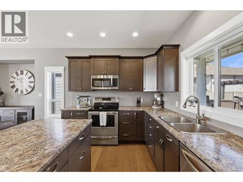 2109 Doubletree Crescent, Kamloops, BC - Indoor Photo Showing Kitchen With Double Sink