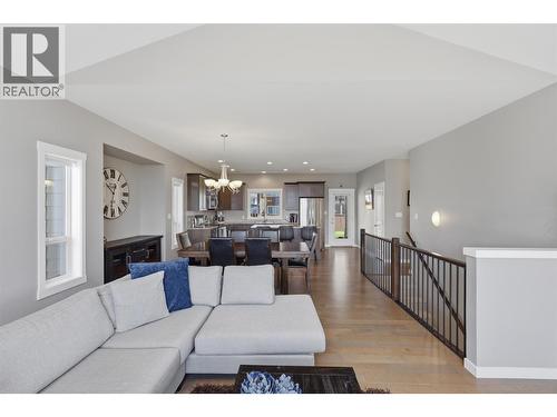 2109 Doubletree Crescent, Kamloops, BC - Indoor Photo Showing Living Room