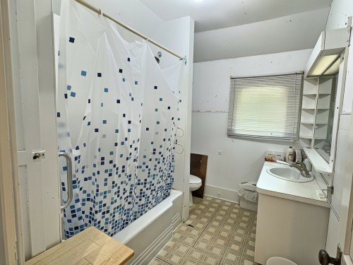 Salle de bains - 113 3E Rue, Rouyn-Noranda, QC - Indoor