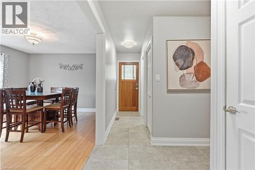 377 Carson Drive, Hamilton, ON - Indoor Photo Showing Dining Room