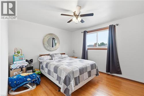 377 Carson Drive, Hamilton, ON - Indoor Photo Showing Bedroom
