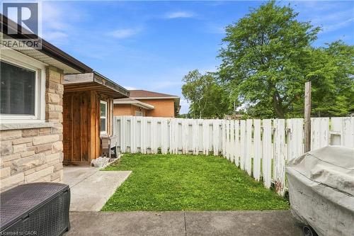 377 Carson Drive, Hamilton, ON - Outdoor