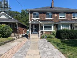 280 FAIRLAWN AVENUE Toronto, ON M5M 1T1