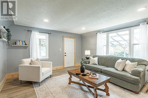 201 John Street, Ingersoll (Ingersoll - North), ON - Indoor Photo Showing Living Room