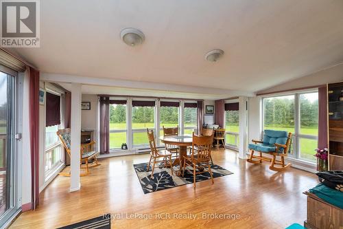 613154 Sideroad 50, West Grey, ON - Indoor Photo Showing Living Room