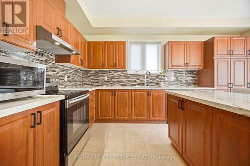 3931 Passway Road, Mississauga, ON - Indoor Photo Showing Kitchen