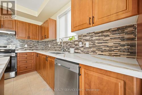 3931 Passway Road, Mississauga, ON - Indoor Photo Showing Kitchen With Double Sink