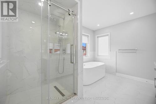 3931 Passway Road, Mississauga, ON - Indoor Photo Showing Bathroom