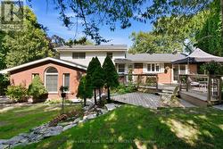 17 LYNNDALE DRIVE  Hamilton, ON L9H 3L4