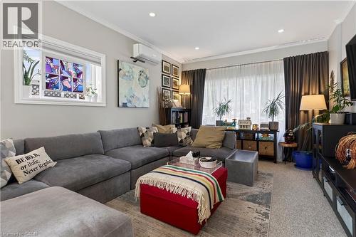 28 Ramsgate Drive, Stoney Creek, ON - Indoor Photo Showing Living Room