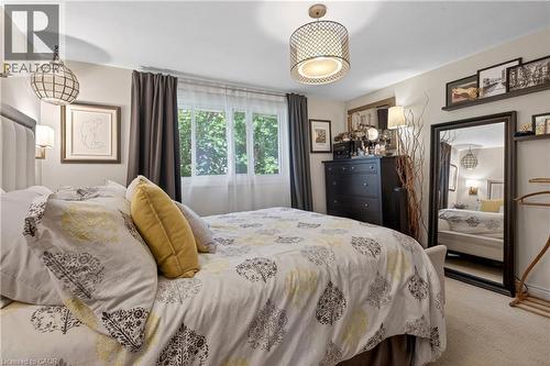 28 Ramsgate Drive, Stoney Creek, ON - Indoor Photo Showing Bedroom