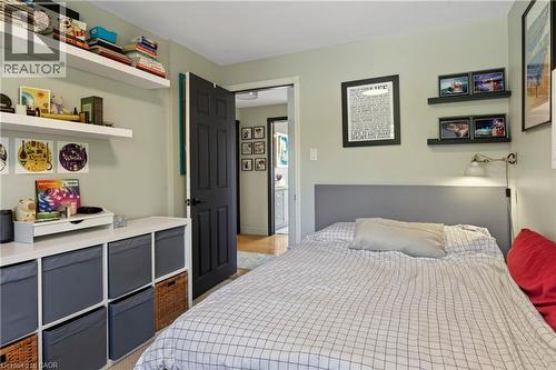 28 Ramsgate Drive, Stoney Creek, ON - Indoor Photo Showing Bedroom