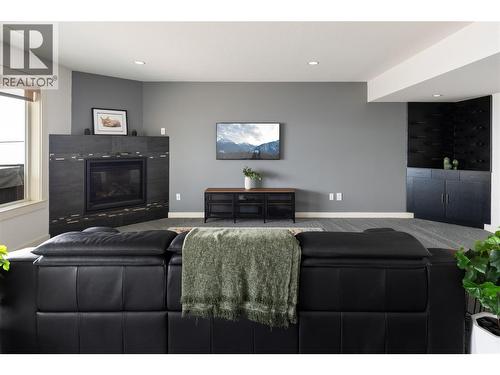 7261 Silver Ridge Drive, Vernon, BC - Indoor Photo Showing Living Room With Fireplace