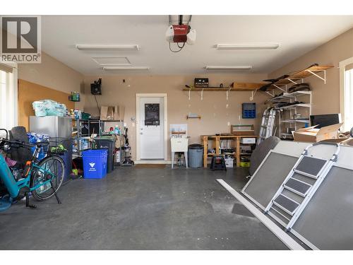 7261 Silver Ridge Drive, Vernon, BC - Indoor Photo Showing Garage