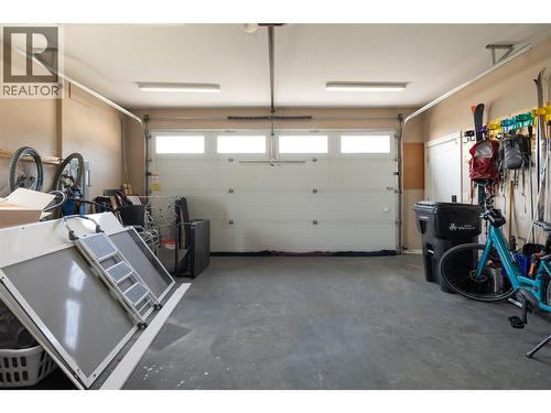 7261 Silver Ridge Drive, Vernon, BC - Indoor Photo Showing Garage
