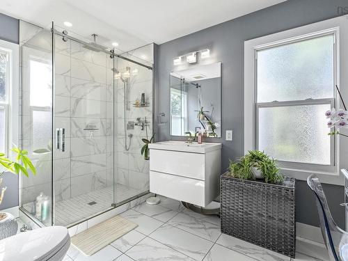 2 Hilltop Drive, Dartmouth, NS - Indoor Photo Showing Bathroom
