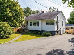 2 Hilltop Drive  Dartmouth, NS B2Y 3T1