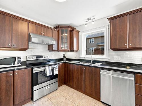 122 Windridge Lane, Bedford South, NS - Indoor Photo Showing Kitchen With Double Sink