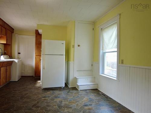 32 River Avenue, Oxford, NS - Indoor