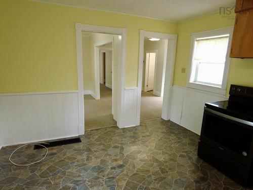 32 River Avenue, Oxford, NS - Indoor Photo Showing Other Room