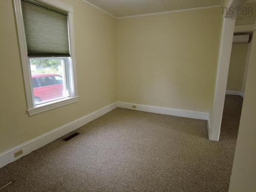 32 River Avenue, Oxford, NS - Indoor Photo Showing Other Room
