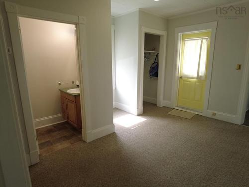 32 River Avenue, Oxford, NS - Indoor Photo Showing Other Room