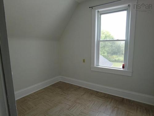 32 River Avenue, Oxford, NS - Indoor Photo Showing Other Room