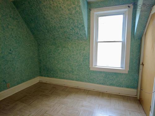 32 River Avenue, Oxford, NS - Indoor Photo Showing Other Room