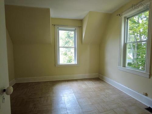 32 River Avenue, Oxford, NS - Indoor Photo Showing Other Room