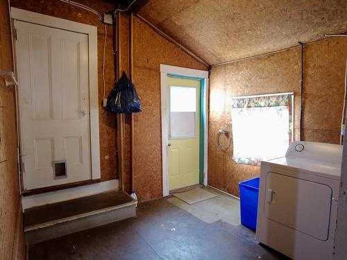 32 River Avenue, Oxford, NS - Indoor Photo Showing Laundry Room