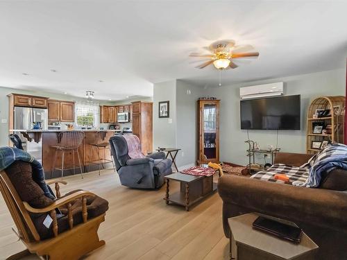 13 Nick Drive, Pine Grove, NS - Indoor Photo Showing Living Room