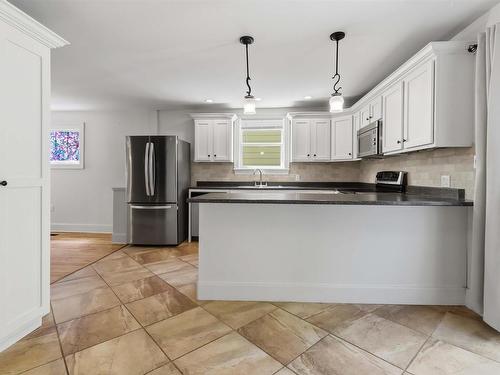 6167 Windsor Terrace, Halifax Peninsula, NS - Indoor Photo Showing Kitchen