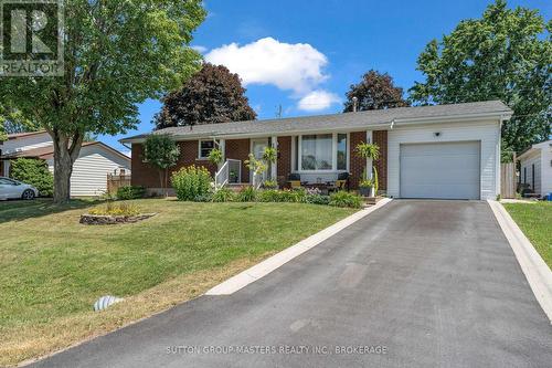 11 CHESTERFIELD DRIVE  Loyalist (Amherstview), ON K7N 1M3