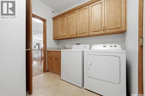 11330 Wascana Meadows, Regina, SK - Indoor Photo Showing Laundry Room