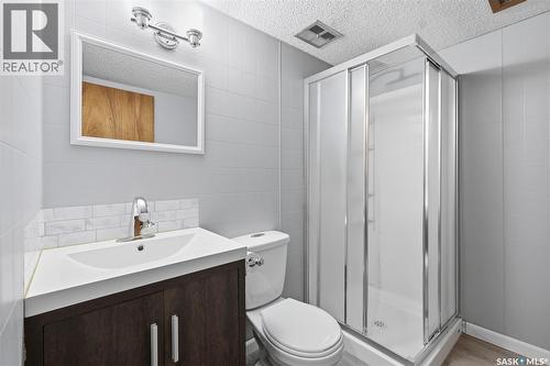 19 Nash Place, Saskatoon, SK - Indoor Photo Showing Bathroom