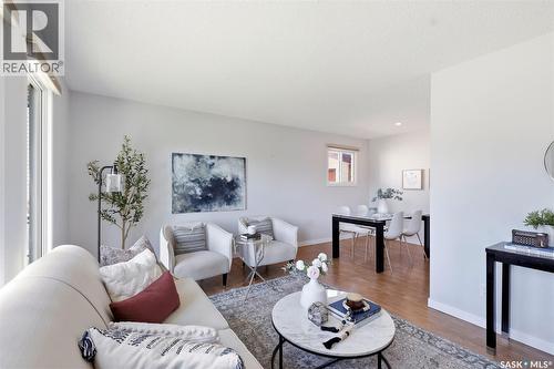 19 Nash Place, Saskatoon, SK - Indoor Photo Showing Living Room