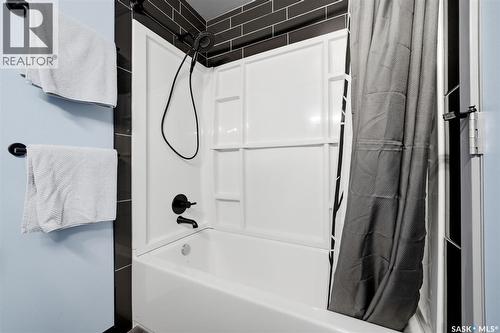 51 Martinac Crescent, Regina, SK - Indoor Photo Showing Bathroom