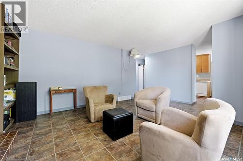 51 Martinac Crescent, Regina, SK - Indoor