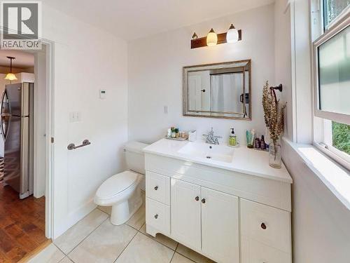 4311 Westview Ave, Powell River, BC - Indoor Photo Showing Bathroom