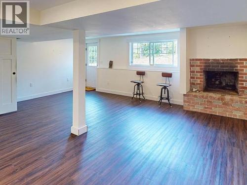 4311 Westview Ave, Powell River, BC - Indoor With Fireplace