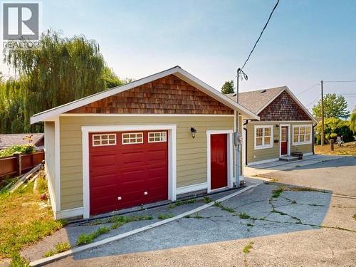 4311 Westview Ave, Powell River, BC - Outdoor