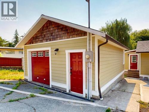 4311 Westview Ave, Powell River, BC - Outdoor
