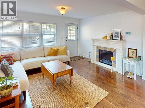 4311 Westview Ave, Powell River, BC - Indoor Photo Showing Living Room With Fireplace