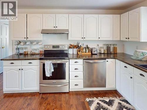 4311 Westview Ave, Powell River, BC - Indoor Photo Showing Kitchen