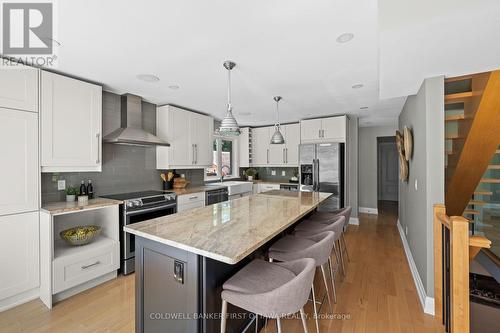 199 Mountbatten Avenue, Ottawa, ON - Indoor Photo Showing Kitchen With Stainless Steel Kitchen With Upgraded Kitchen