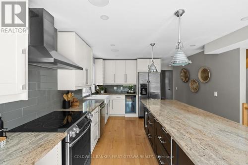 199 Mountbatten Avenue, Ottawa, ON - Indoor Photo Showing Kitchen With Upgraded Kitchen